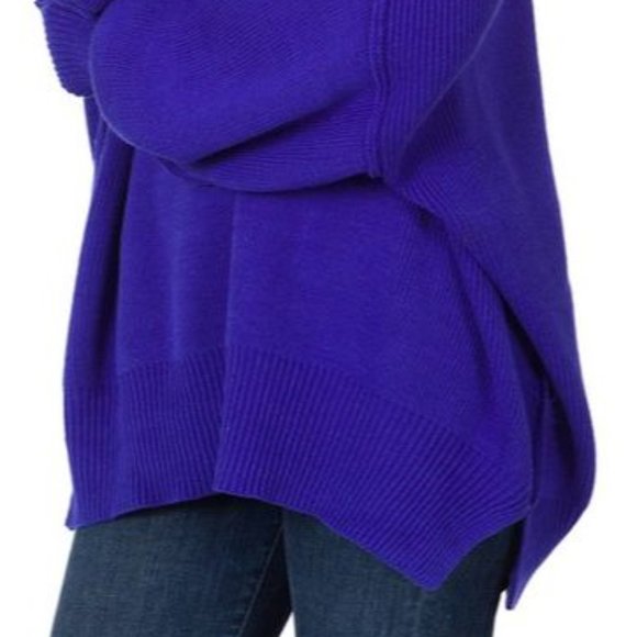 Oversized Side Slit Sweater - Picture 3 of 4